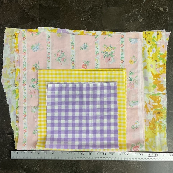 Vintage 4 piece coordinated fabric pack for sewing and crafting - Picture 7 of 7